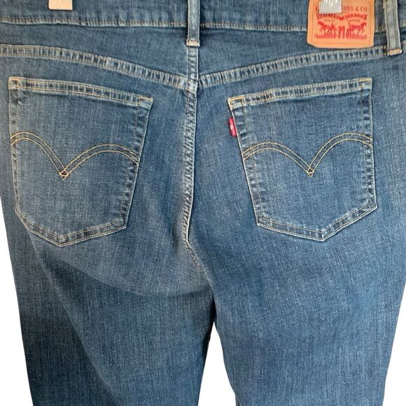 Levi's Boyfriend Fit Ankle Jeans Women's Classic Mid-Rise Zip Up Plus Size 32 - Picture 5 of 12